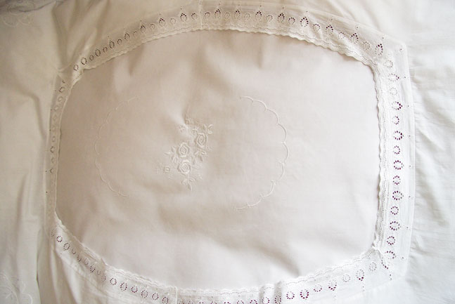 Bettwäsche nostalgisch Stickerei